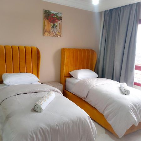 Nouveau Appartement Au Plein Centre-Ville En Face Hilton Tanger Extérieur photo