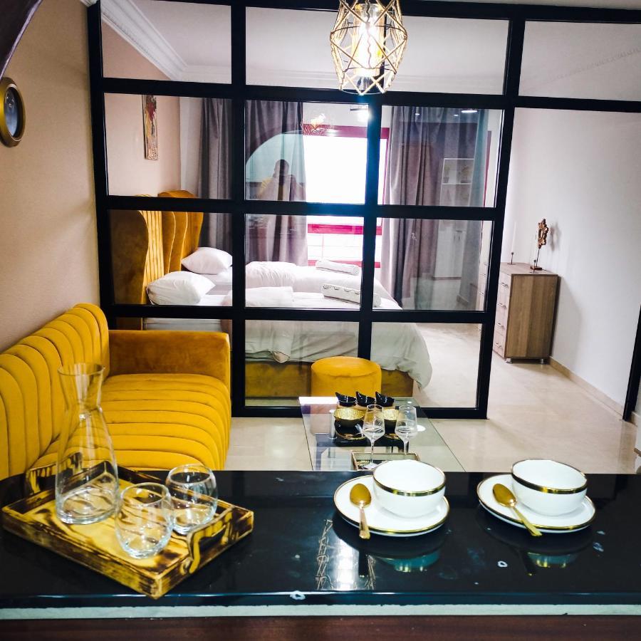Nouveau Appartement Au Plein Centre-Ville En Face Hilton Tanger Extérieur photo