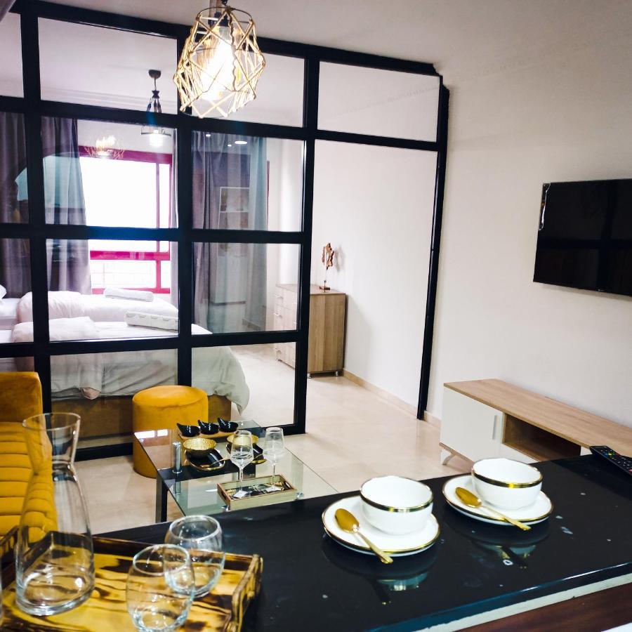 Nouveau Appartement Au Plein Centre-Ville En Face Hilton Tanger Extérieur photo