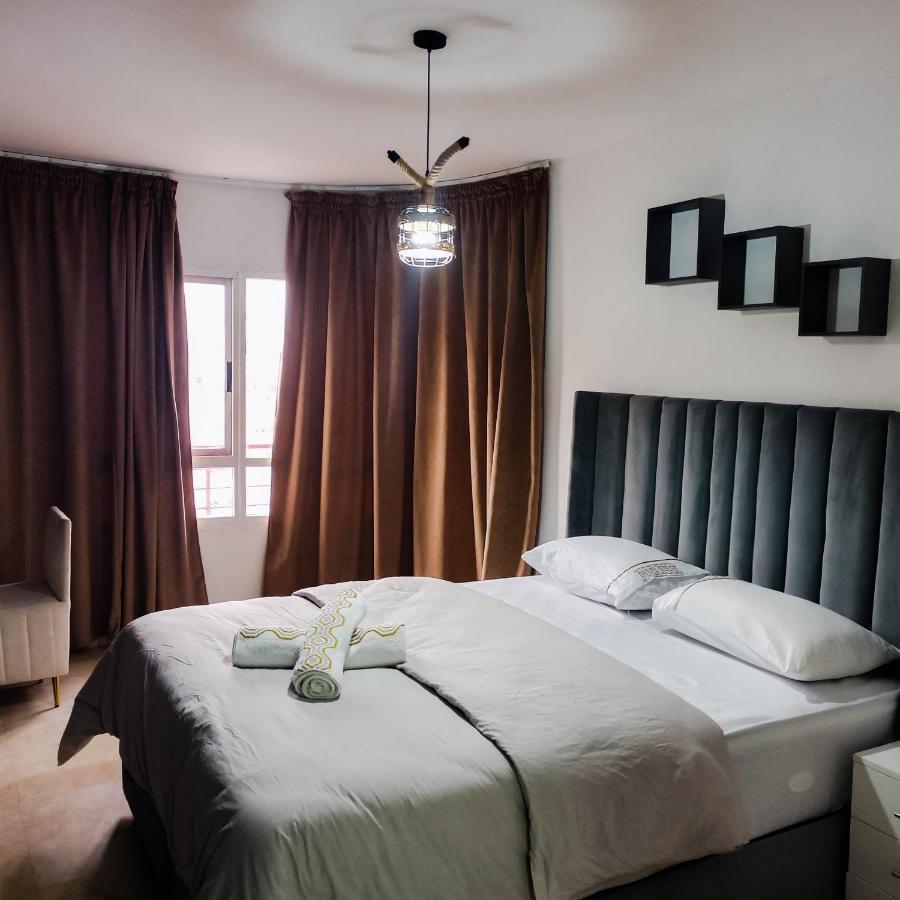 Nouveau Appartement Au Plein Centre-Ville En Face Hilton Tanger Extérieur photo