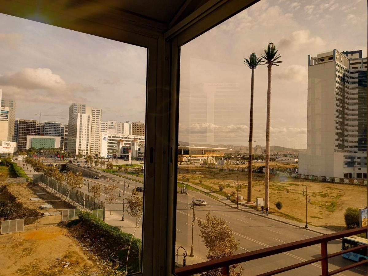 Nouveau Appartement Au Plein Centre-Ville En Face Hilton Tanger Extérieur photo